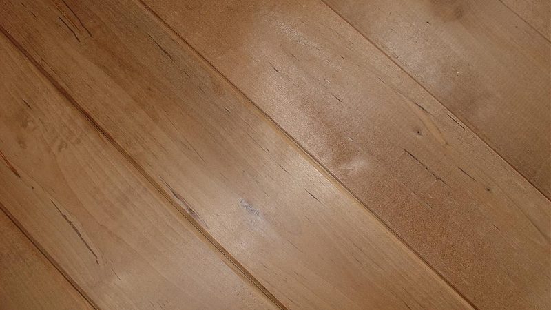 实木地板安装费用揭秘：影响因素与预算规划